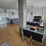 Modern Floor Loft, Private Terrace, Near Center & Free Parking ברטיסלאבה
