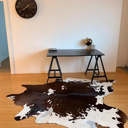 شقة Modern Floor Loft, Private Terrace, Near Center & Free Parking