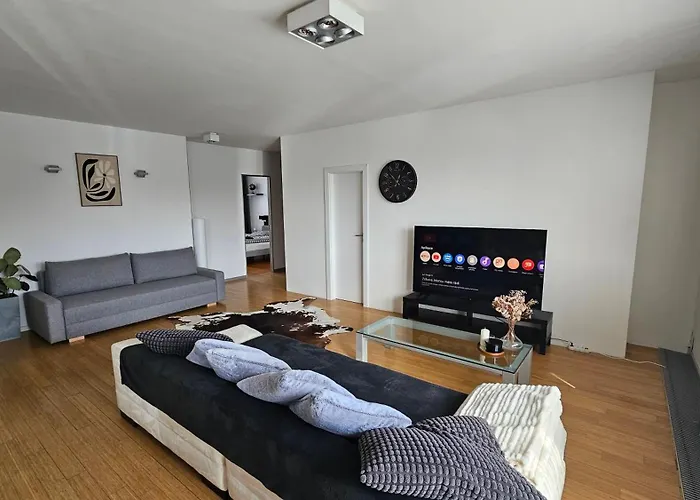 Modern Floor Loft, Private Terrace, Near Center & Free Parking Апартаменти