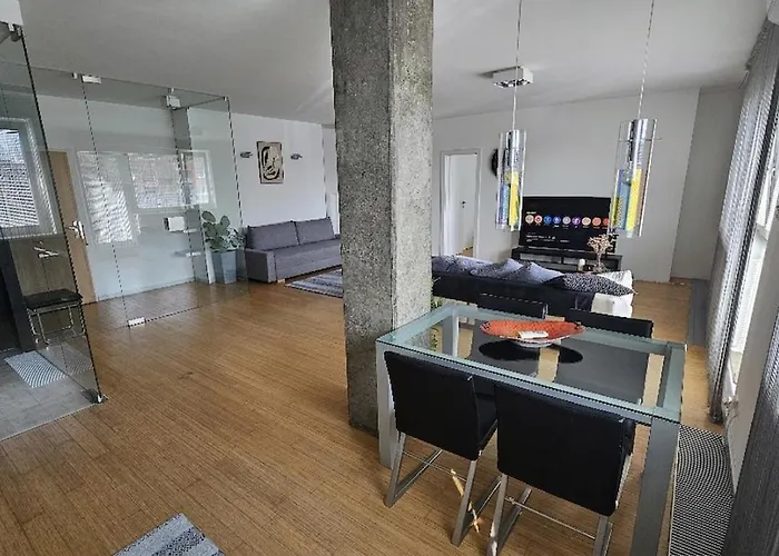 Modern Floor Loft, Private Terrace, Near Center & Free Parking Братислава