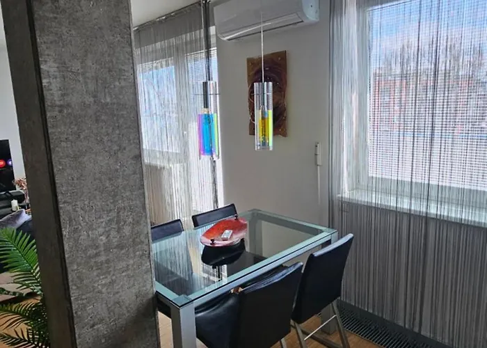 Διαμέρισμα Modern Floor Loft, Private Terrace, Near Center & Free Parking Μπρατισλάβα