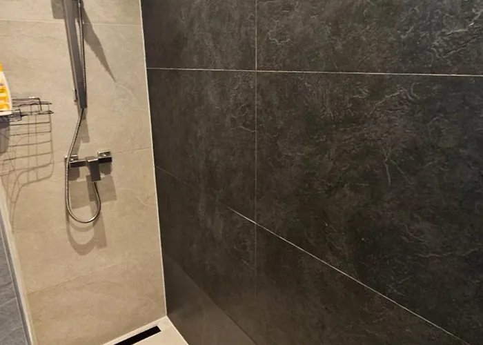 Modern Floor Loft, Private Terrace, Near Center & Free Parking Μπρατισλάβα