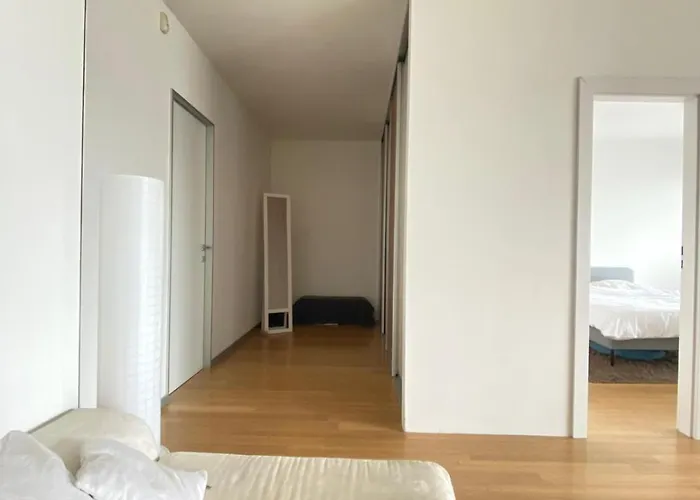 Modern Floor Loft, Private Terrace, Near Center & Free Parking