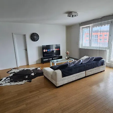 Modern Floor Loft, Private Terrace, Near Center & Free Parking Lejlighed *